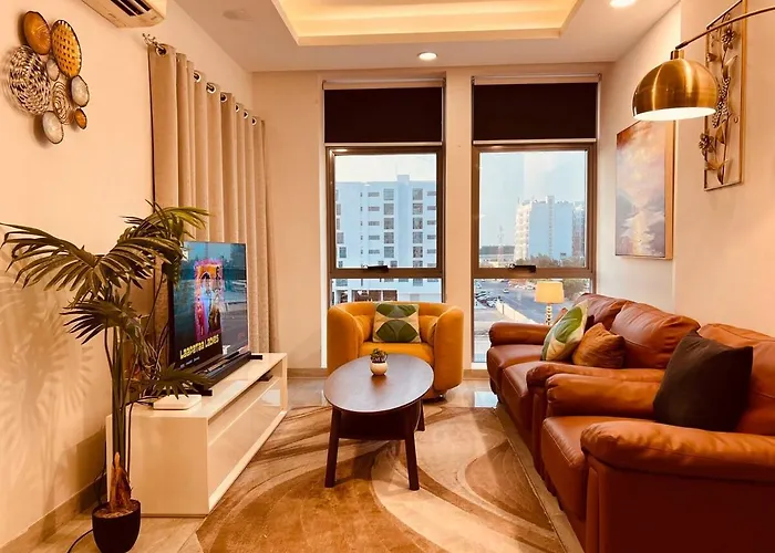 One Guest Place 3Bhk Apartment In The City