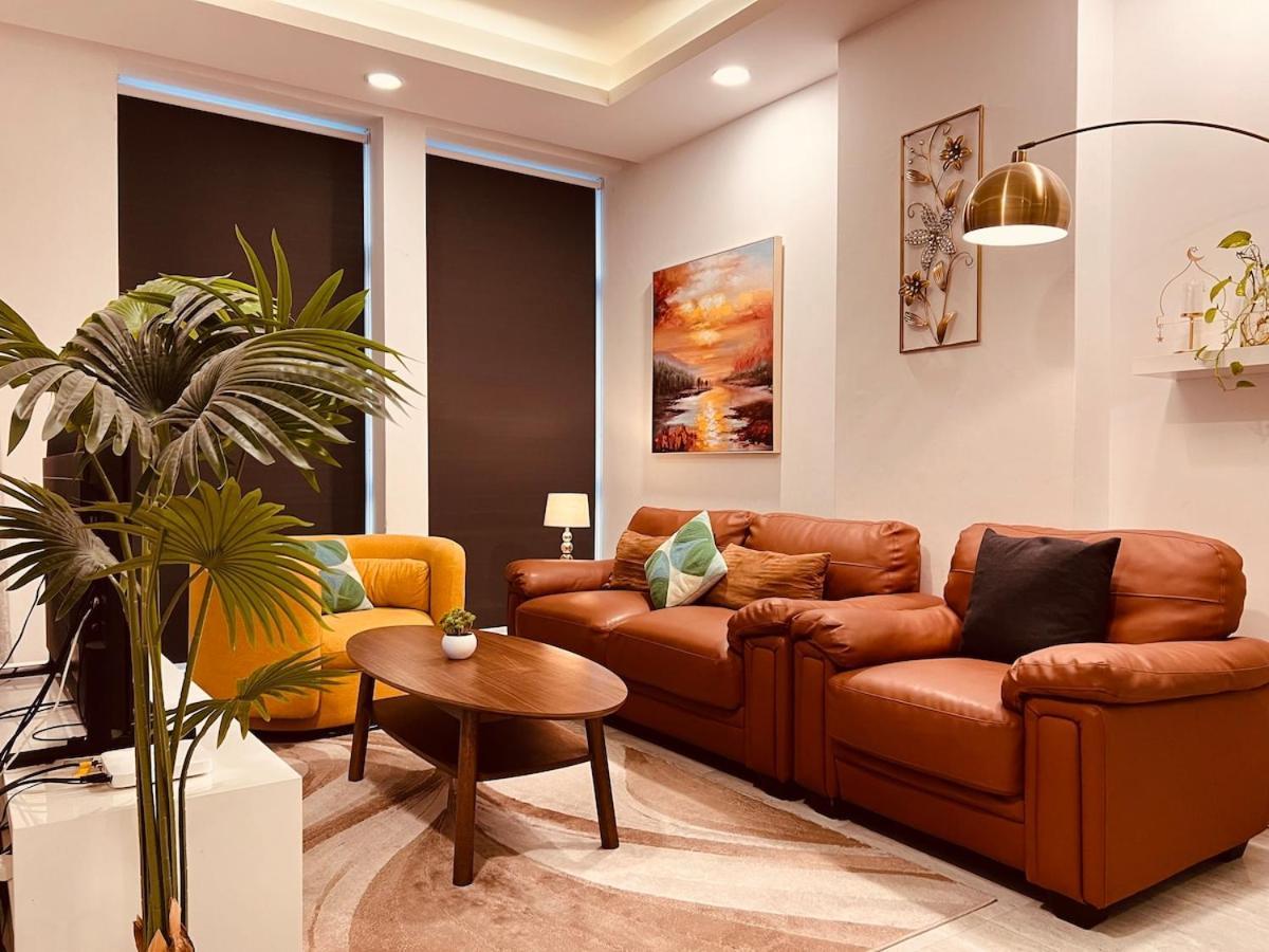 One Guest Place 3bhk In The