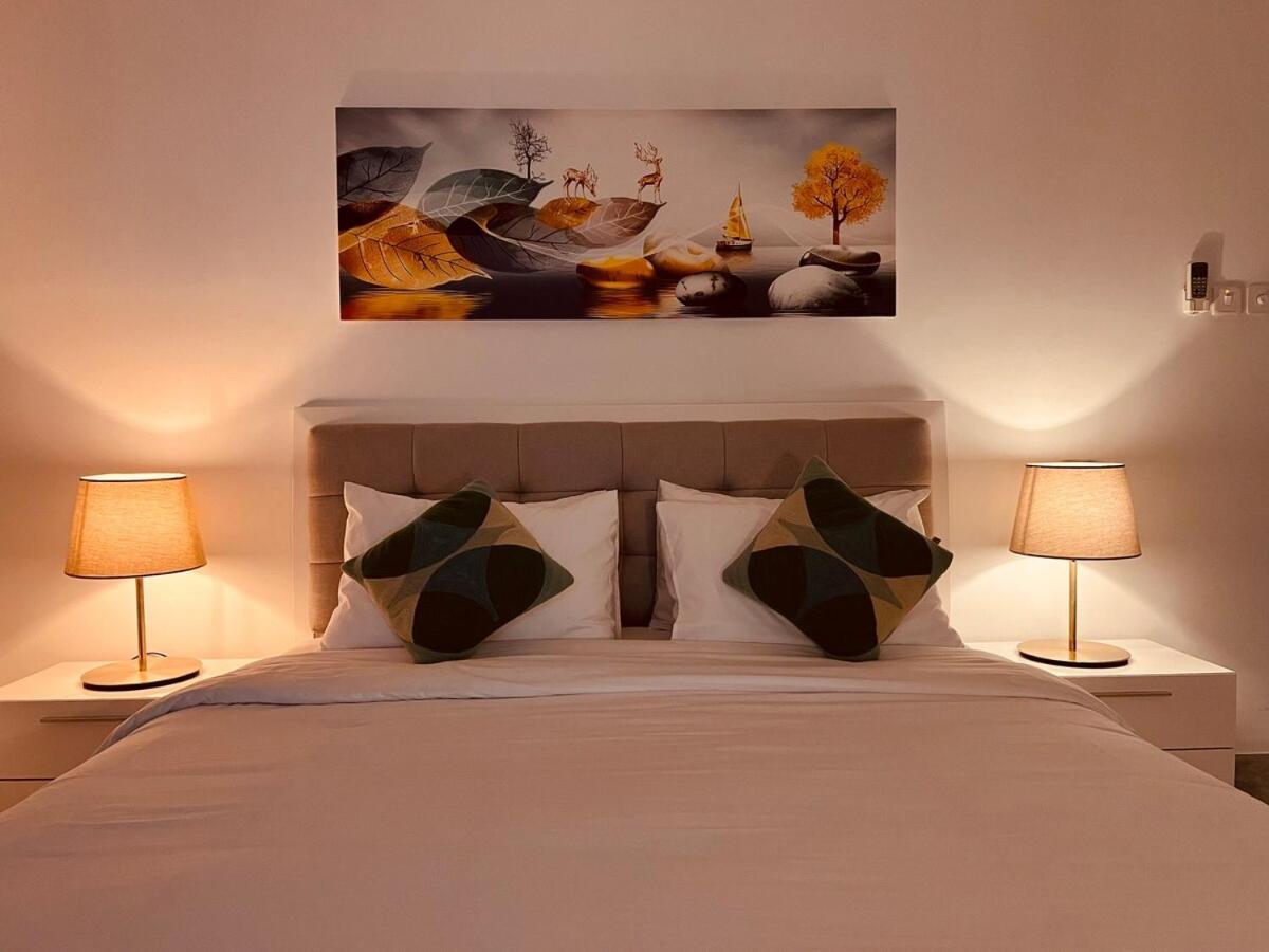 One Guest Place 3bhk In The *