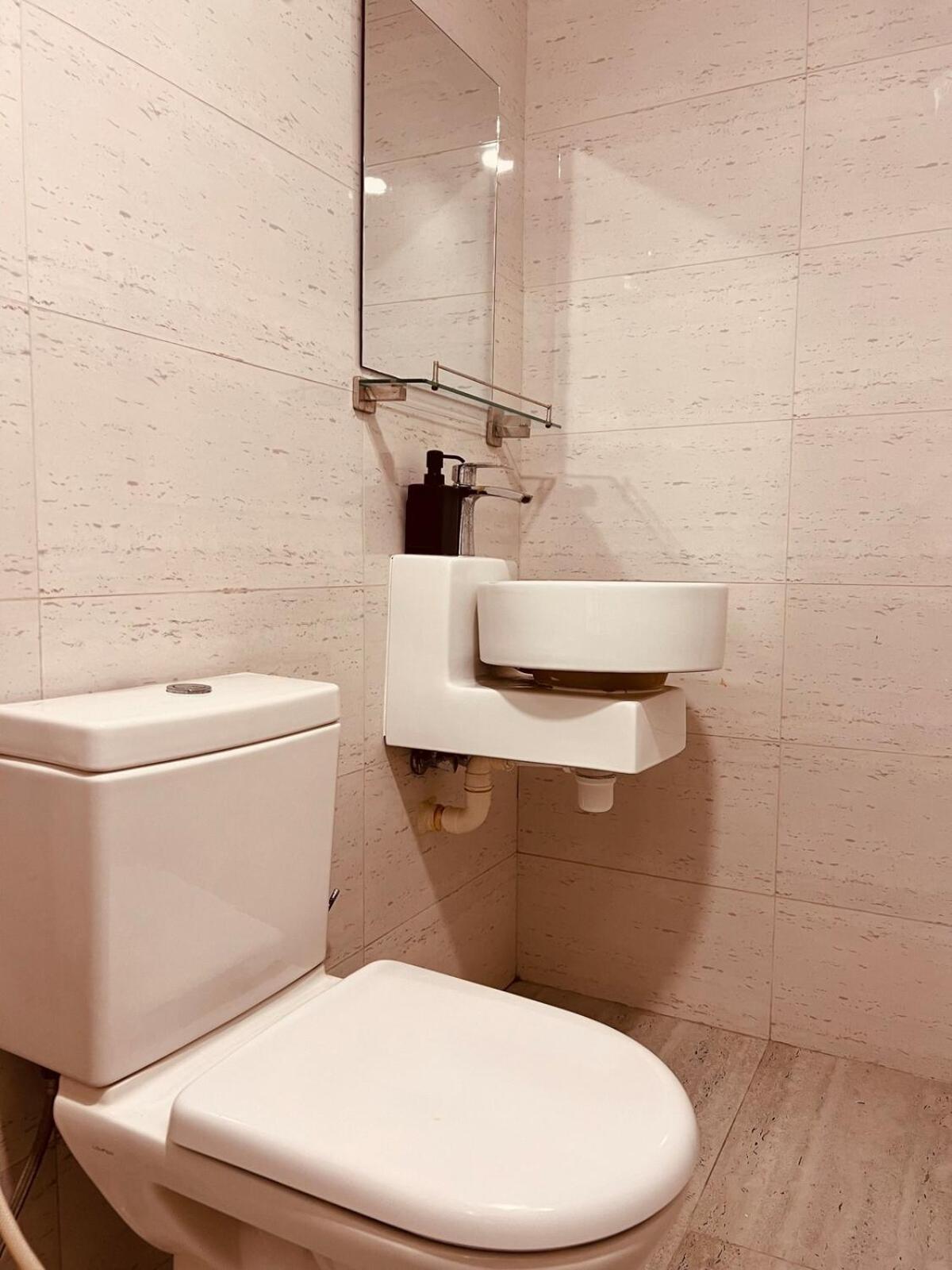 One Guest Place 3bhk In The अपार्टमेंट